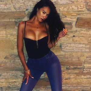 Meet your Posher, Sally